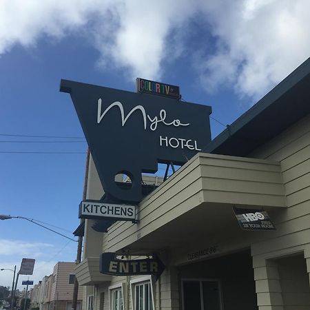 Mylo Hotel Daly City Bagian luar foto
